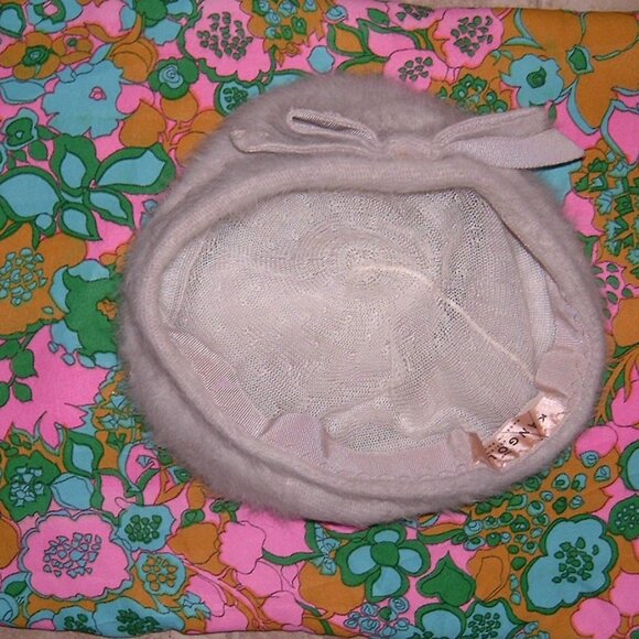 Nathan Baume Wool and Boucle Silk Leather Gloves Kangol Hat and Mink Brooch Lot - Picture 5 of 16